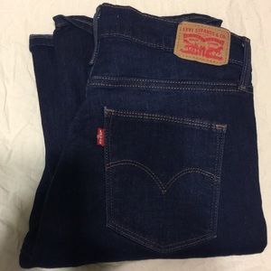 Levi’s Slimming bootcut Jeans
